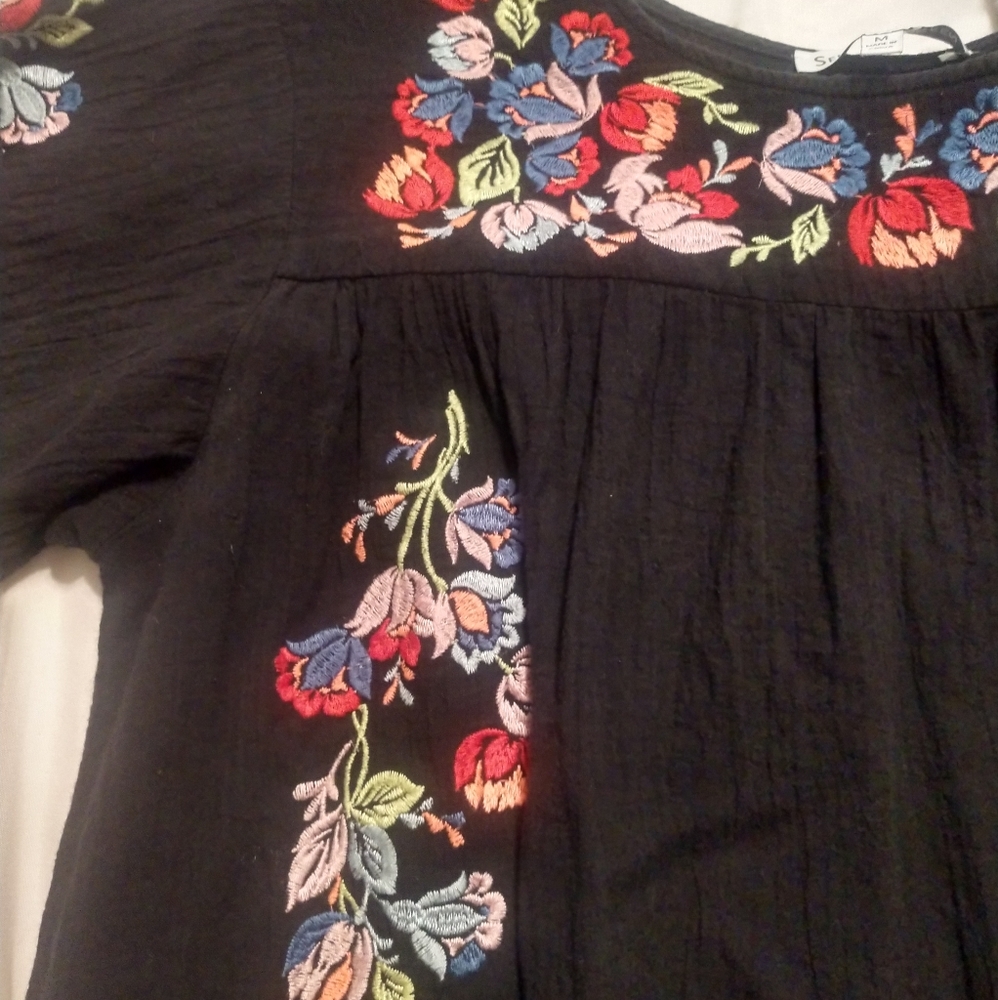 Embroidered top - Picture 4 of 4